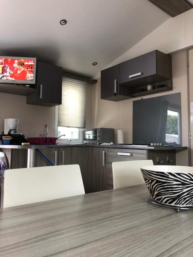Céline Mobil home Port-la-Nouvelle Esterno foto